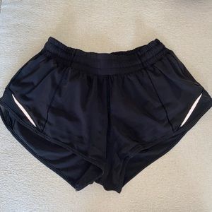 Hotty Hot Lined Lululemon Shorts 2.5”